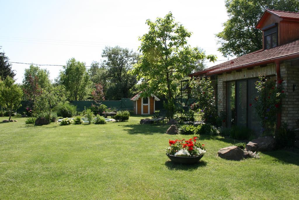 Malomdulo Farmhaz Guest House Pilisborosjenő Eksteriør bilde