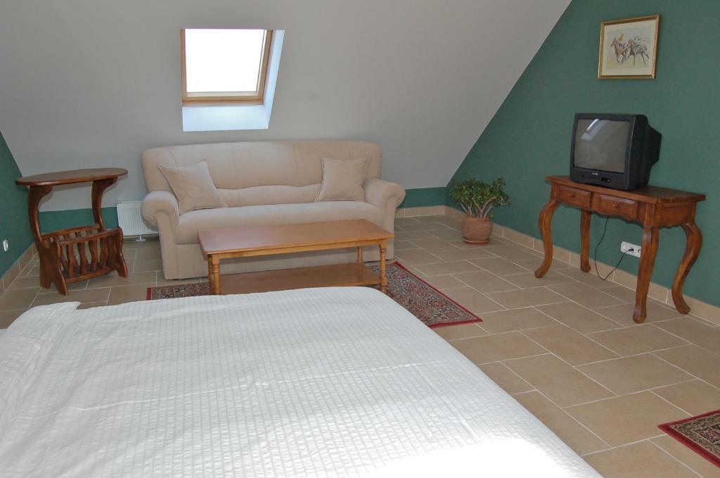 Malomdulo Farmhaz Guest House Pilisborosjenő Eksteriør bilde